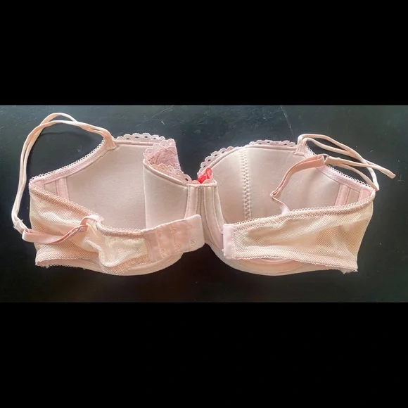 Pink Bra - Picture 6 of 6